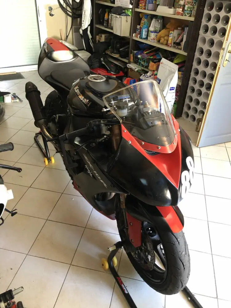 KAWASAKI ZX 10 R