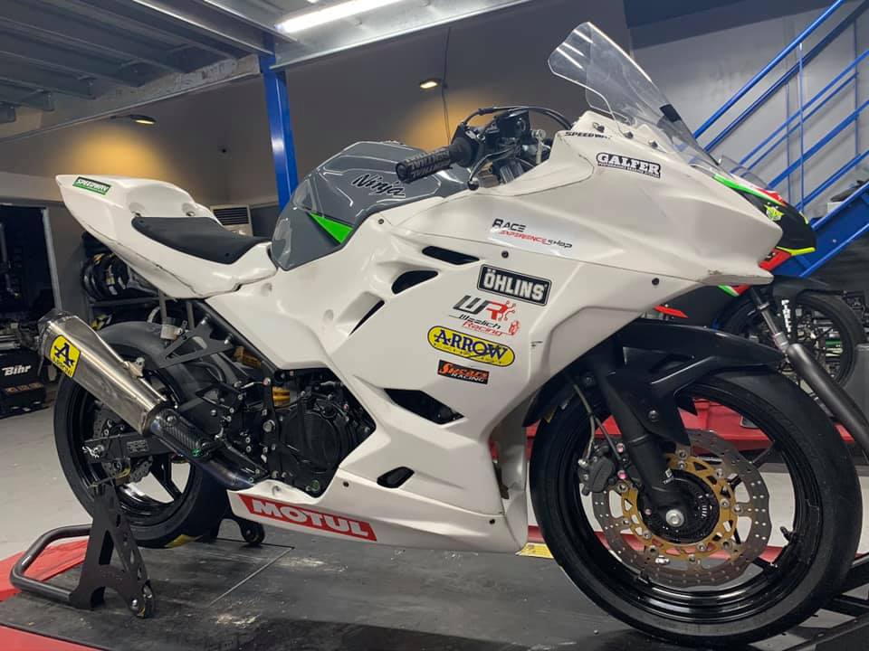 Kawasaki ninja 400 de piste