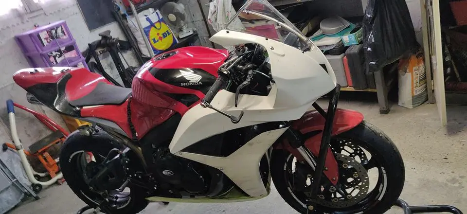 HONDA 600 CBR de piste