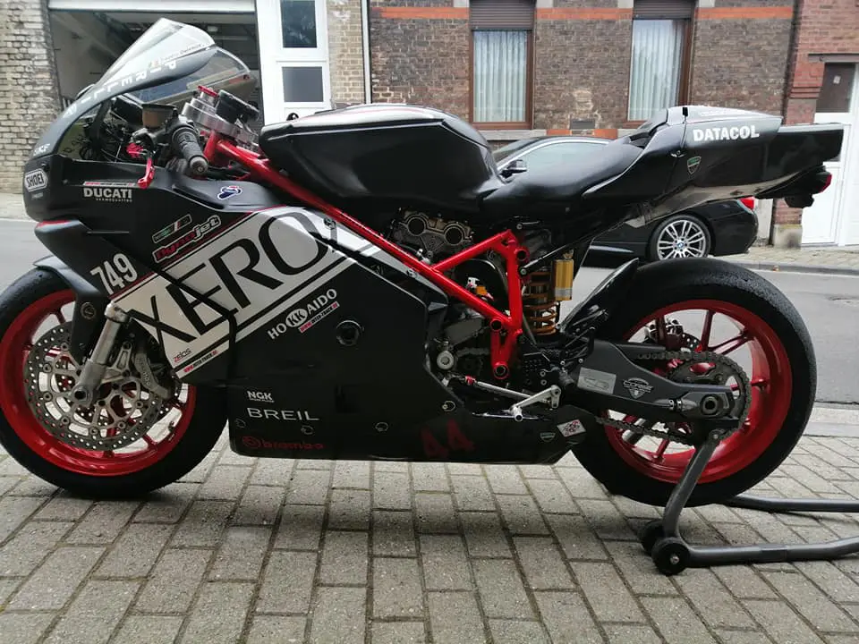DUCATI 749