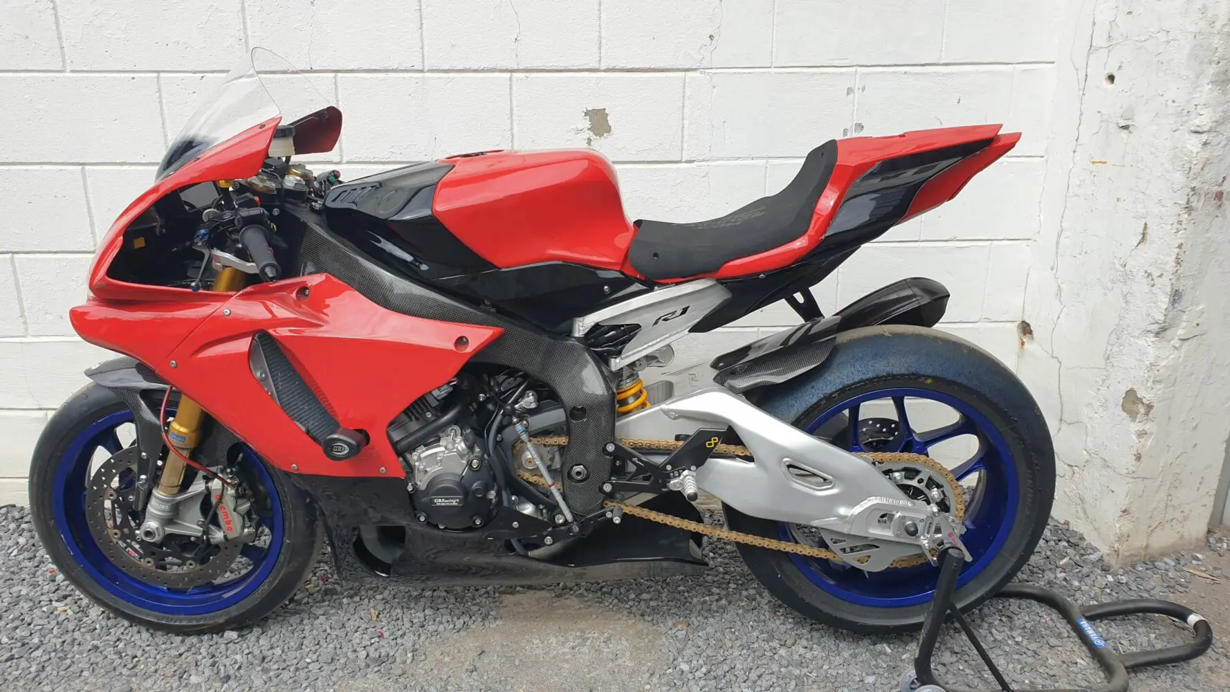 YAMAHA R1M FULL CIRCUIT