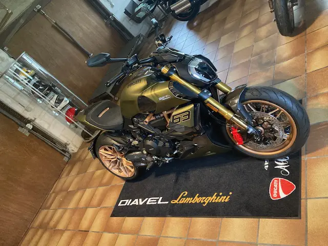 tapis-ducati-diavel-lamborghini
