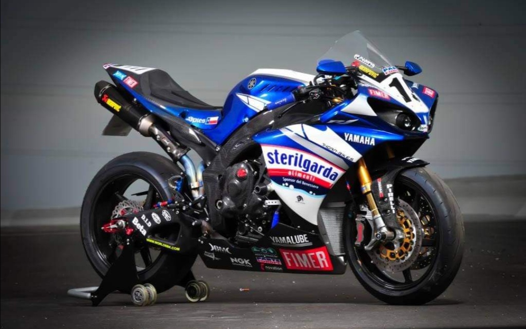 Yamaha R1 Replica Ben Spies