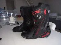 Bottes circuit TCX RT RACE noires et rouges