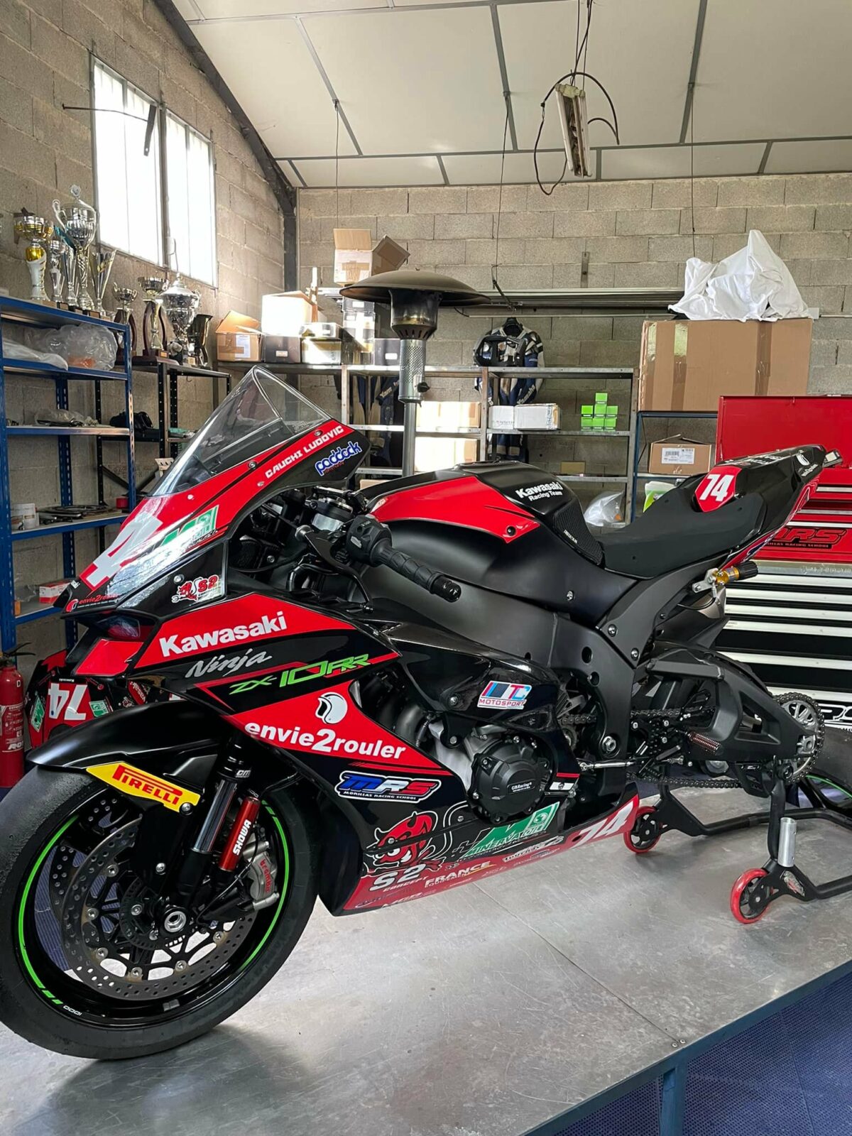 KAWASAKI ZX10 R