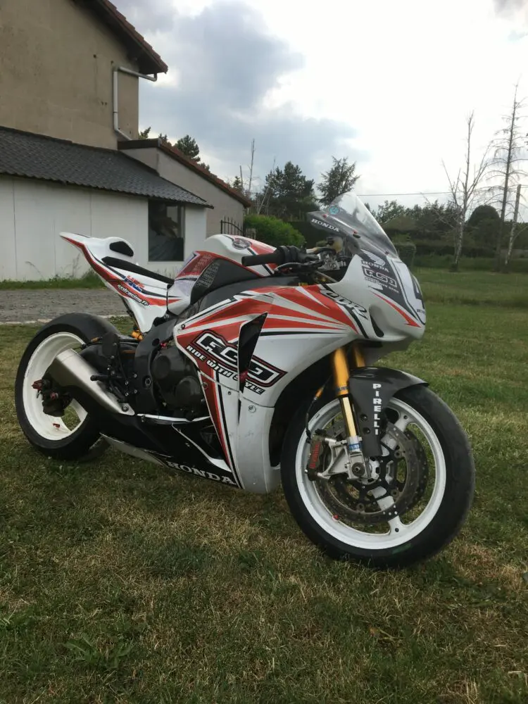 HONDA 1000 CBR
